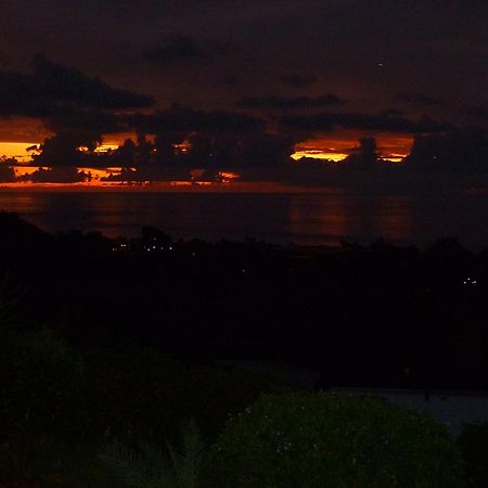 Appartamento Flamboyant Ocean View - Ex Hillside Haven Tamarin Esterno foto