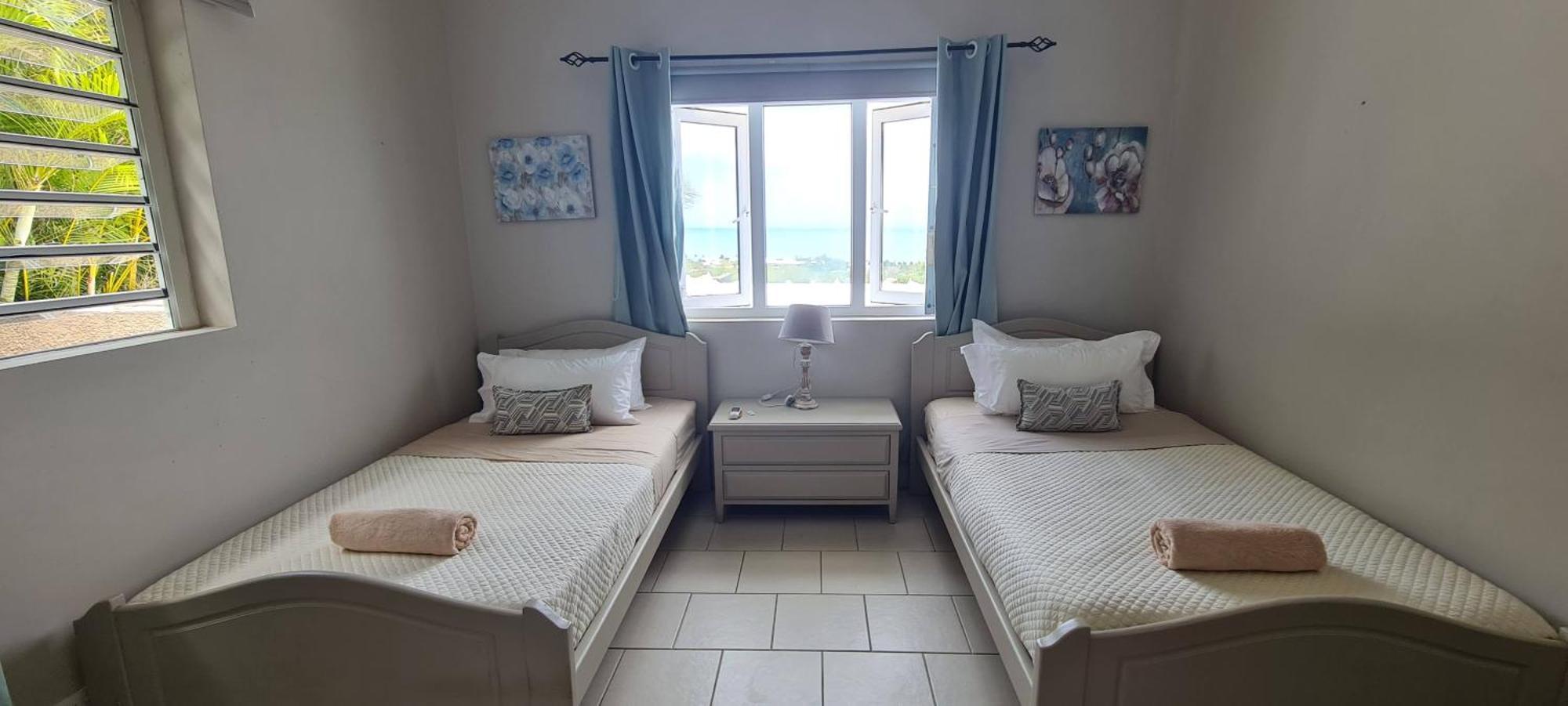 Appartamento Flamboyant Ocean View - Ex Hillside Haven Tamarin Esterno foto