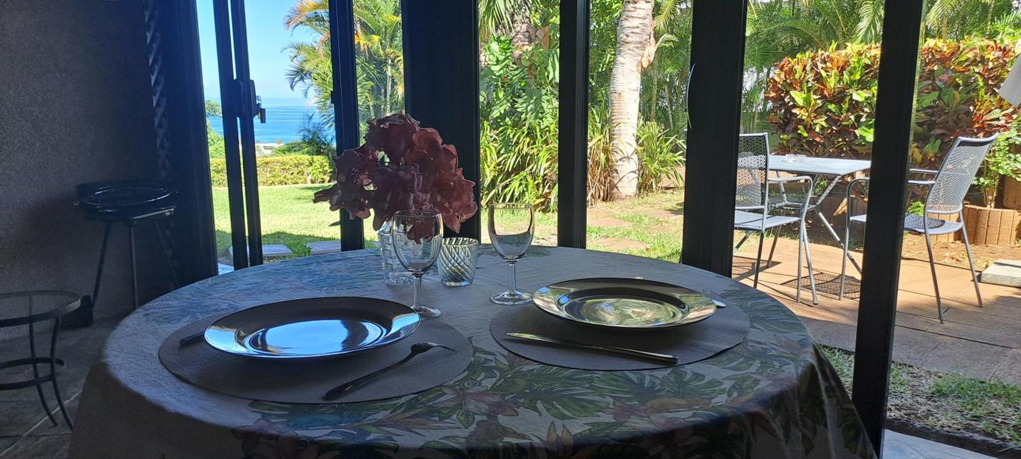 Appartamento Flamboyant Ocean View - Ex Hillside Haven Tamarin Esterno foto