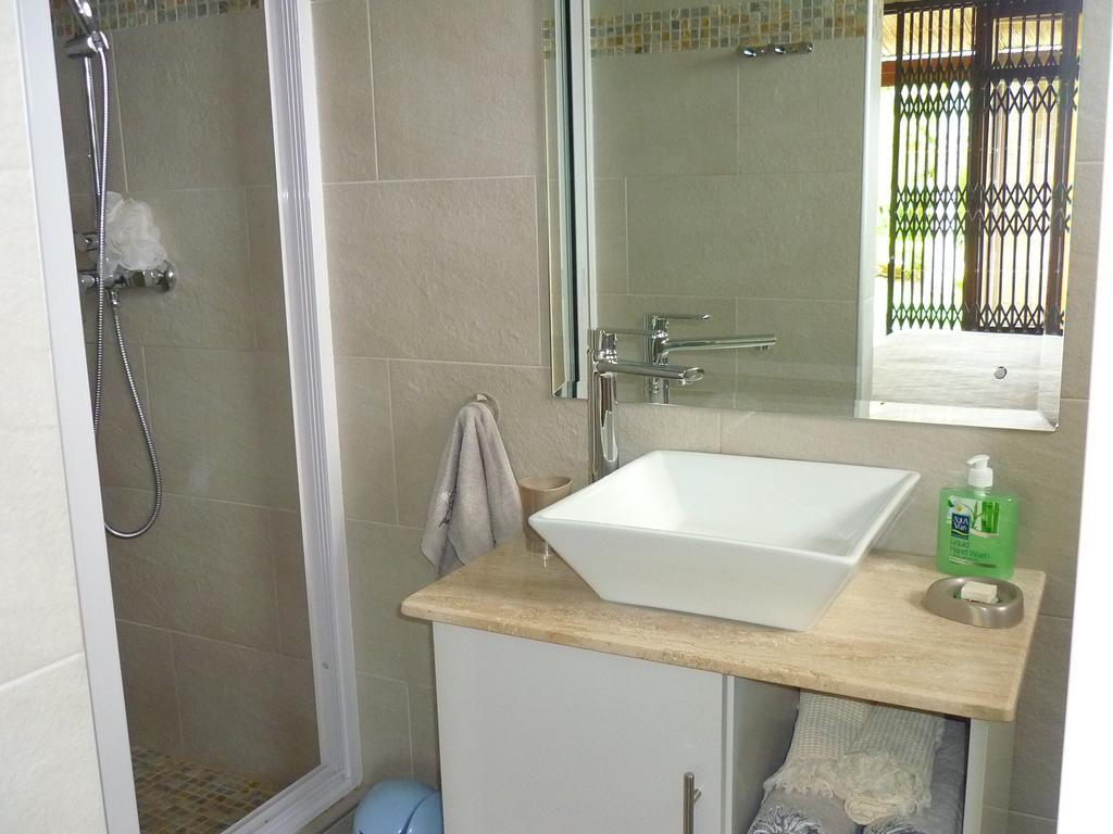 Appartamento Flamboyant Ocean View - Ex Hillside Haven Tamarin Esterno foto